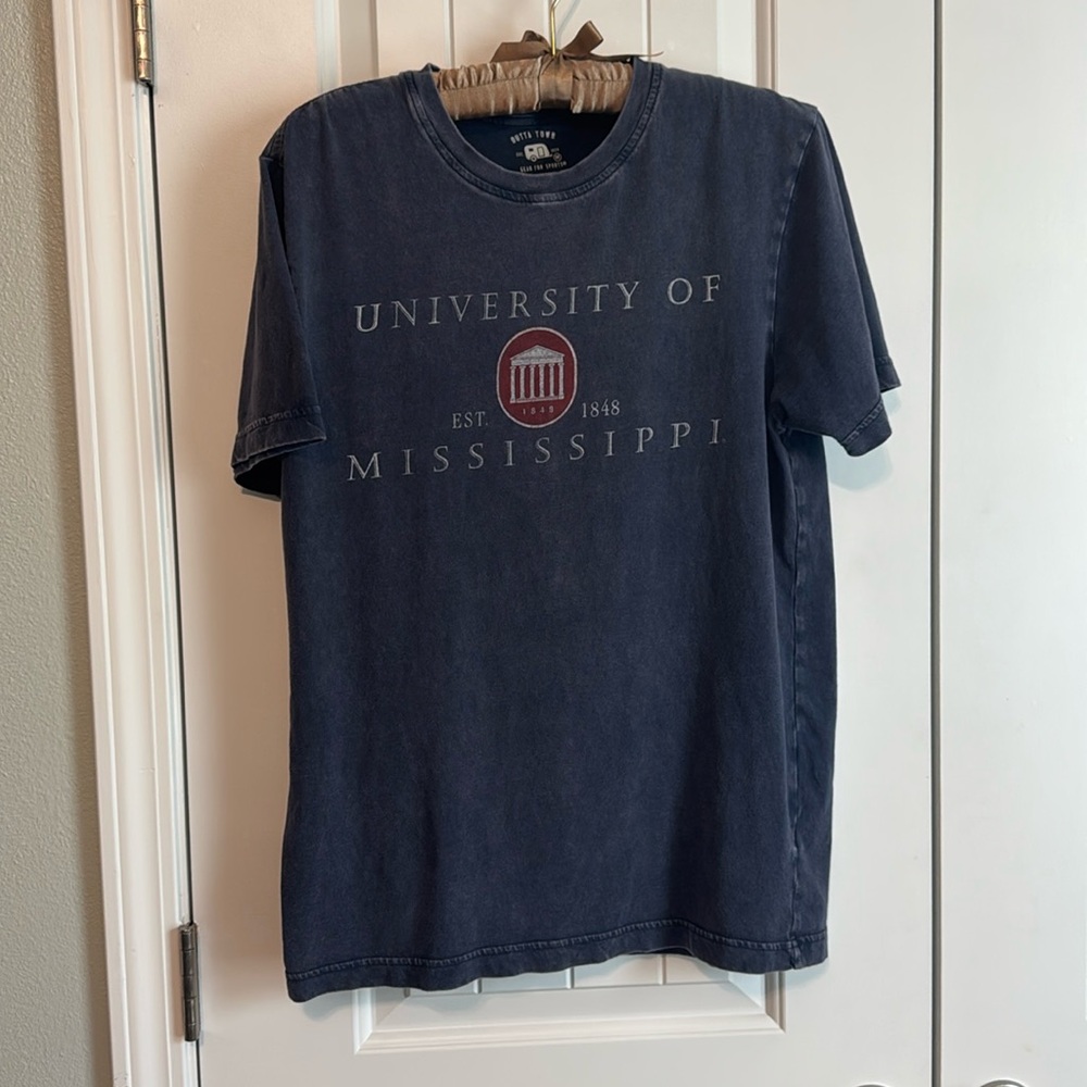 University of Mississippi Outta Town Tee, Size: MEDIUM